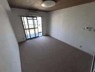 クレッシェンド岸地【2階】の内装