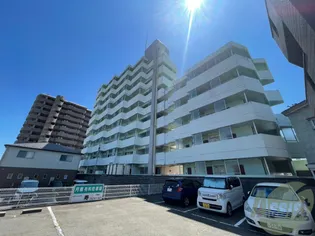 サンパレスシカマ【1階】の外観