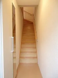 ドラセナ A【2階】の玄関