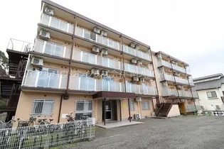 ラフィーネ学生マンション【1階】の外観