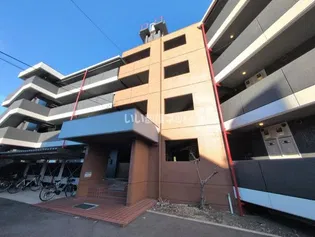 ジュネ参番館の外観