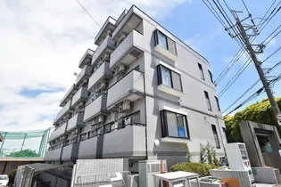 第一ベルハイム【4階】の外観