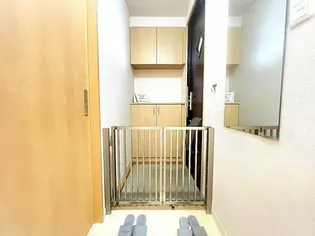 シャーメゾン Shine【2階】の玄関