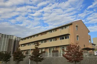 カーザ ヴェルデ C棟【2階】の外観