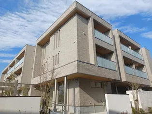 グランプレゾン【2階】の外観