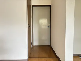 コーポラスなるせV【3階】の玄関