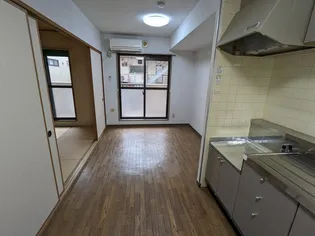 シャルマン津田沼【2階】の居間