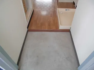 ワークビレッジ【2階】の玄関