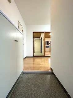 リーガルコーポ【1階】の玄関