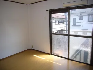 めじろハイツ【2階】の居間