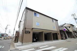 COMODO関屋の外観