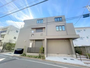 東京都世田谷区上用賀1【マンション】の外観