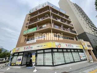 アルファビル【3階】の外観