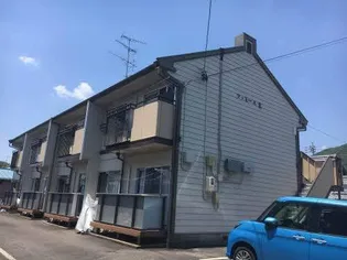 ファミーユE【2階】の外観