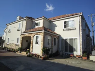 グラヴュ-ル・ド・プリエの外観