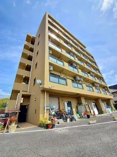 ファルベレイプラッツ【2階】の外観