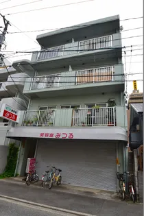 岡本ビル【3階】の外観