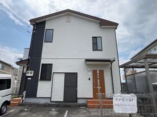 ファミーユF【1階】の外観