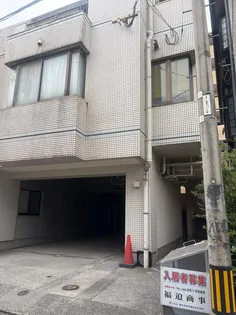 本房ビル【3階】の外観
