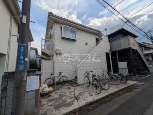 アドレ【1階】の外観