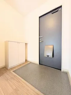 ジュネス栄幸【2階】の玄関