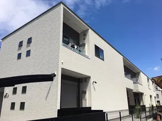 E+5【2階】の外観