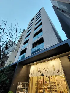 グランクリュ新宿御苑【2階】の外観