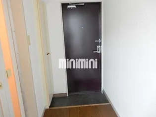 ブルー スクエア【1階】の玄関