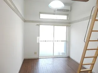 ブルー スクエア【1階】の居間