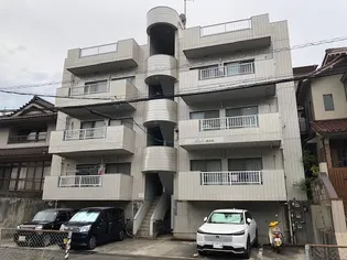 brillo(ブリージョ)警固屋【1階】の外観