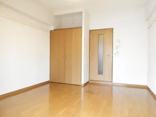 ディアマンテ薬院【8階】の居間