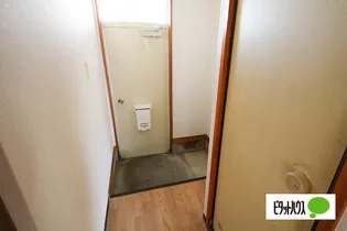 サンハイツ松本【1階】の玄関