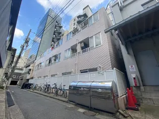 東京都新宿区四谷4【マンション】の外観