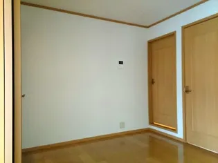 コンフォール エクセレンツ II【1階】の居間