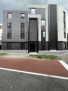 東京都中野区新井4【マンション】の外観