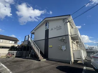 Surplus One MODE【2階】の外観