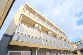 エストレビータ【3階】の外観