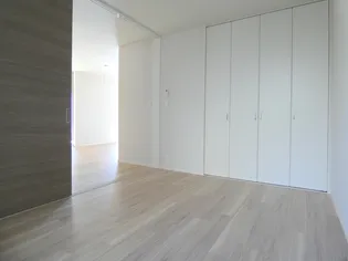 BORIKIからすやま【1階】の内装