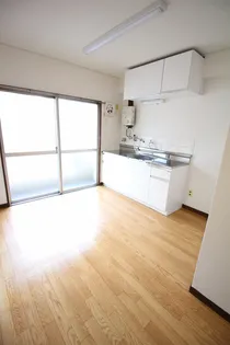 相川マンション【4階】の居間