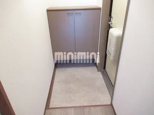 カーサセレーノ A【1階】の玄関