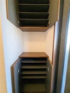 サンマリノ【2階】の玄関