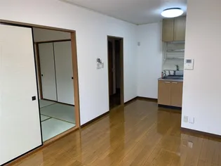 ハイカムール八橋【1階】の内装