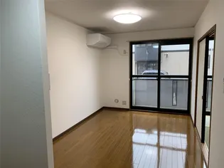 ハイカムール八橋【1階】の居間