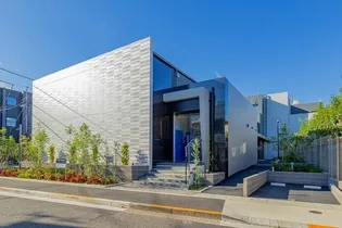 アジールコート都立大学【2階】の外観