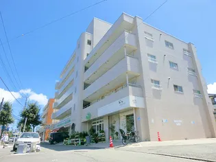 スーヴラン寺前の画像