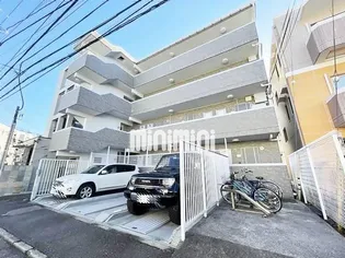 ヒルズ青山【3階】の外観