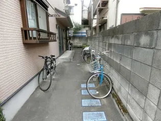 フラワーホームズ【1階】の地図