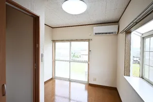 プチファミーユ【2階】の居間