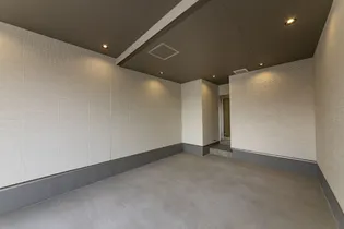 ラフィナ・M【2階】の玄関