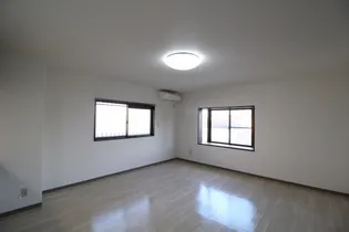 メイフェアコート【2階】の居間